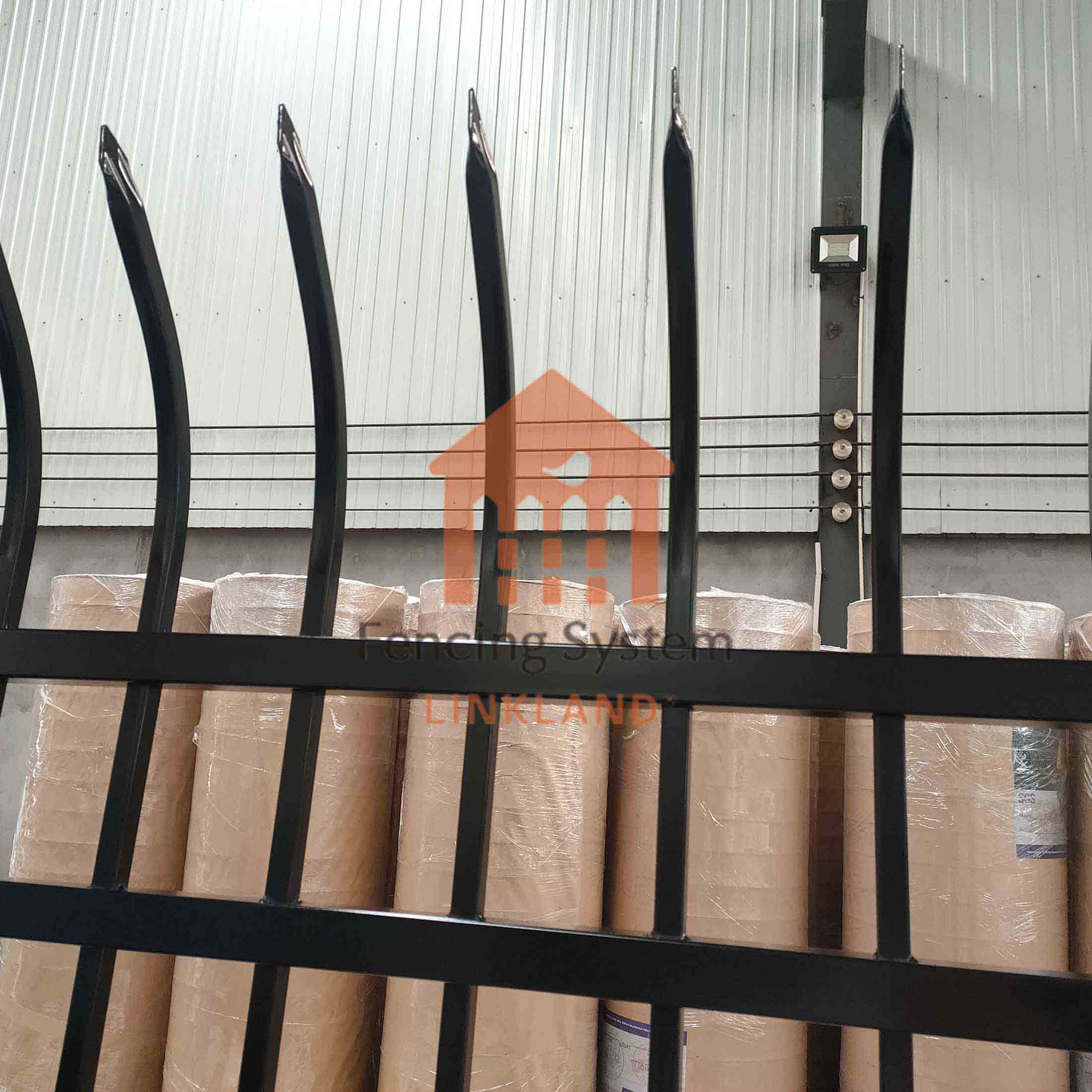Steel Picket Fence for Sports Facilities: Balancing Safety and Spectator Experience