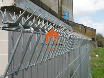 Welded mesh fence for Residential Gardens: Combining Security and Elegance