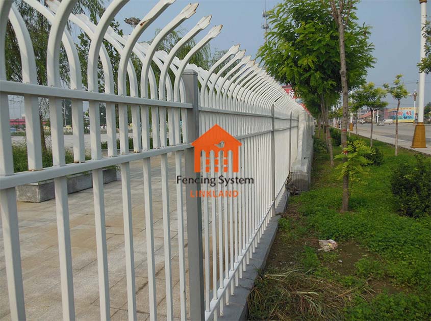 Steel Picket Fence for Historical Gardens: Preserving the Aesthetic Value