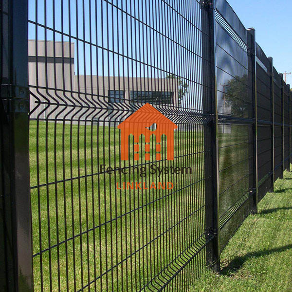 Welded mesh fence for Coastal Areas: Protecting Against Erosion and Enhancing Safety