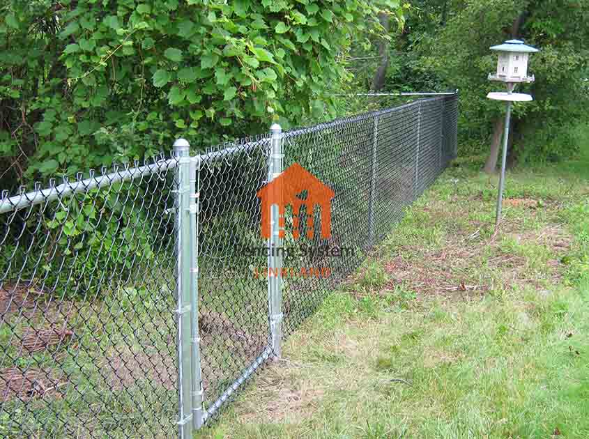 How to choose the most suitable Cyclone Fence material