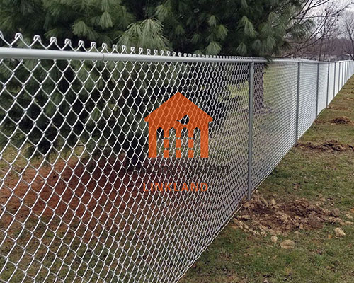 868 wire fence: Ensuring Privacy and Protection in Residential Developments