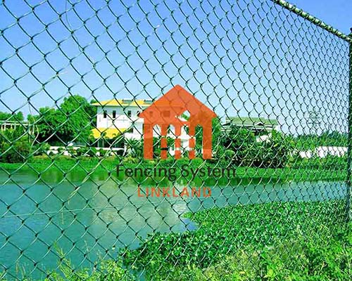 How to Choose the Best Cyclone Fence Color