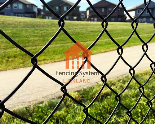 How to Choose the Best Cyclone Fence Color