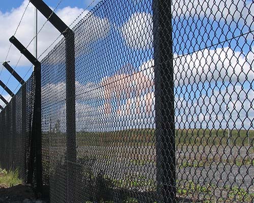 A variety of styles of Cyclone Fence, there is always one that suits you