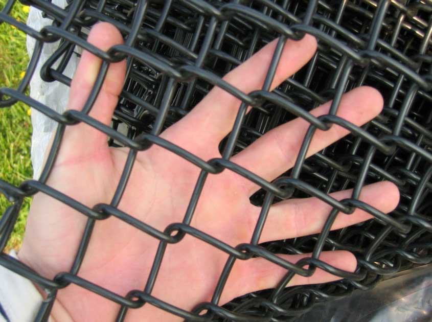 Chain link wire mesh - the perfect combination of art and practicality