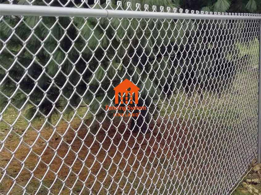 Chain Link Fence: A Beautiful and Practical Fence Choice