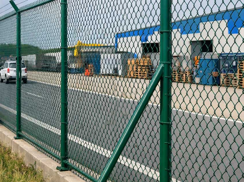 How to Select Chain Link Fence for Middle East Applications How to Select Chain Link Fence for Middle East Applications