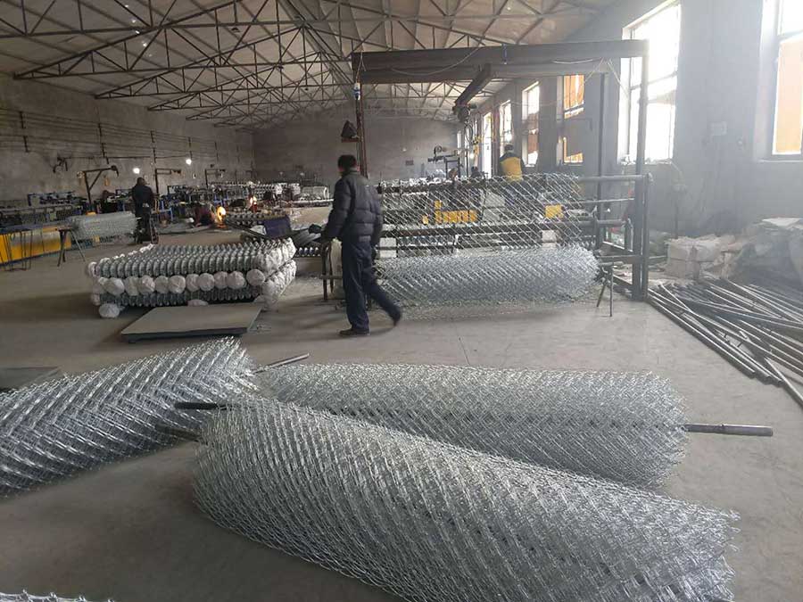 How Is Chain Link Fence Made? Manufacturing Process and Components How Is Chain Link Fence Made? Manufacturing Process and Components