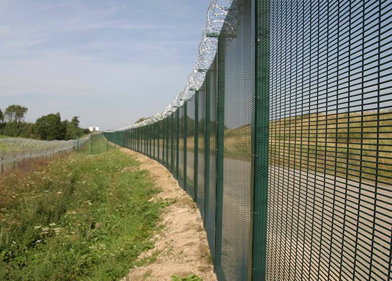 High Security with Razor Wire 358 security fence