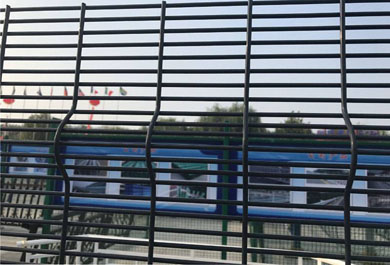 The Difference Between Welded Wire Mesh And Welded Expanded Metal