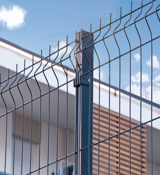 WELDED MESH FENCE